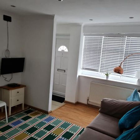 Molesey Near Hampton Court, Viking Short Stays West Molesey Esterno foto