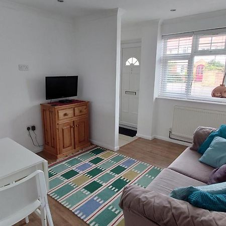 Molesey Near Hampton Court, Viking Short Stays West Molesey Esterno foto