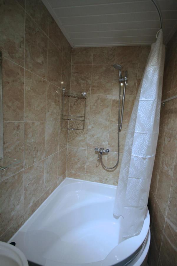 Molesey Near Hampton Court, Viking Short Stays West Molesey Esterno foto