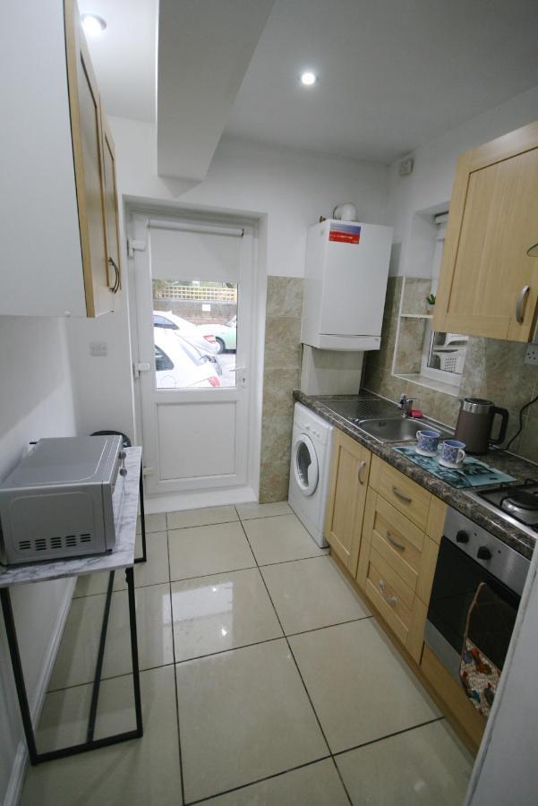 Molesey Near Hampton Court, Viking Short Stays West Molesey Esterno foto